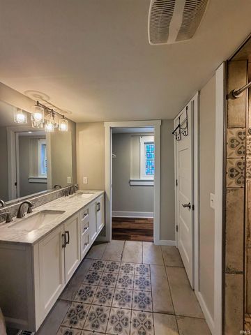 220 S Walnut Street, Ellettsville, IN 47429