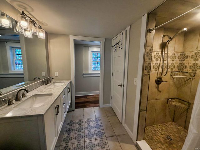 220 S Walnut Street, Ellettsville, IN 47429