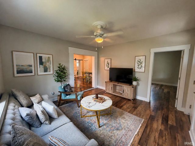 220 S Walnut Street, Ellettsville, IN 47429