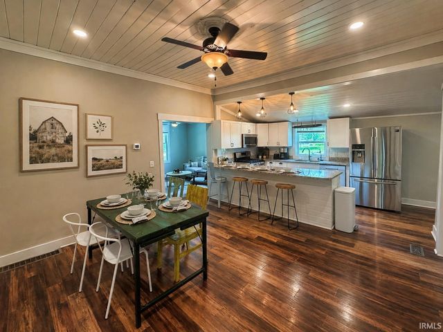 220 S Walnut Street, Ellettsville, IN 47429
