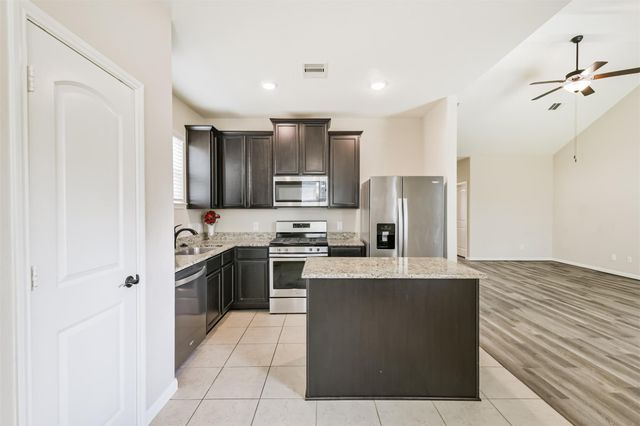 7642 Dusty Melody Lane, Conroe, TX 77304