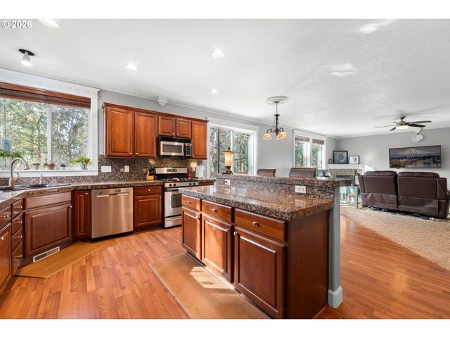 16443 Cattle Dr, Oregon City, OR 97045