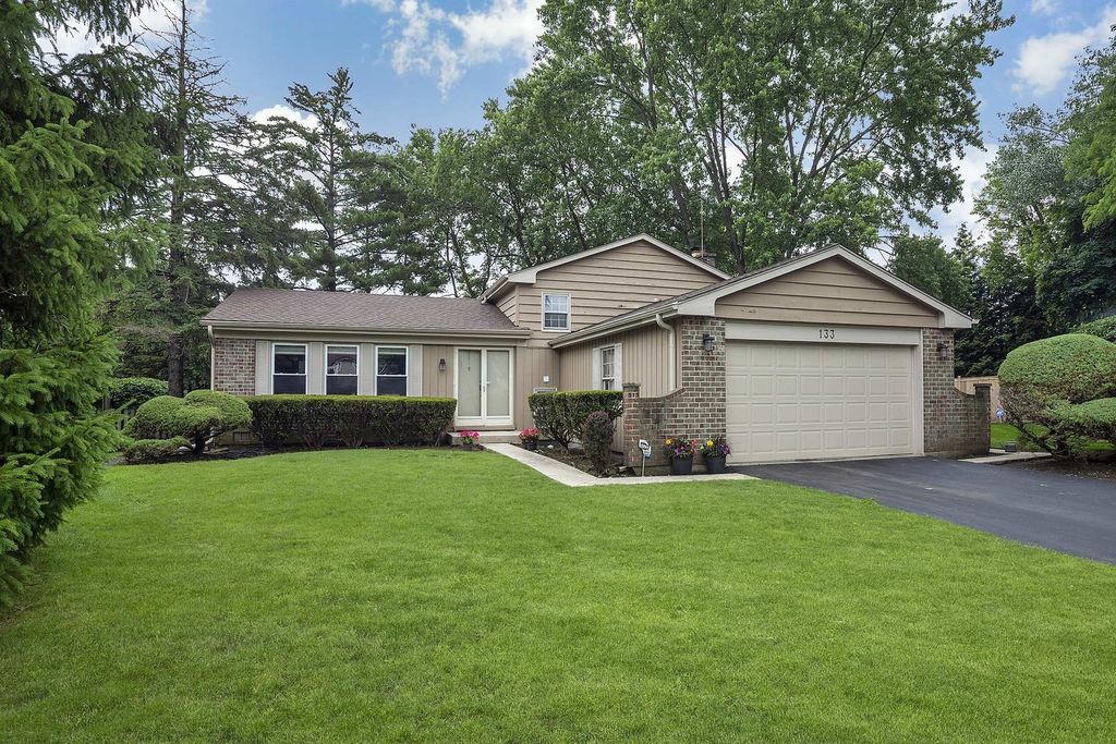 133 Burr Oak Court, Deerfield, IL 60015
