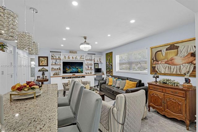 160 NE 8th Ave 27A, Hallandale Beach, FL 33009
