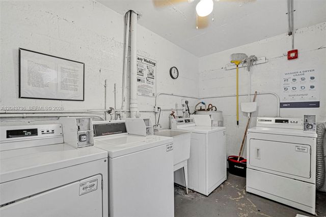 160 NE 8th Ave 27A, Hallandale Beach, FL 33009