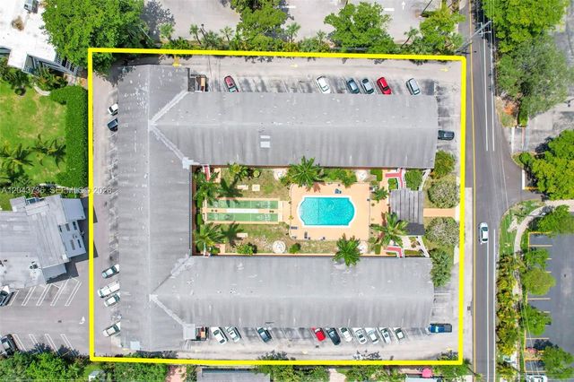 160 NE 8th Ave 27A, Hallandale Beach, FL 33009