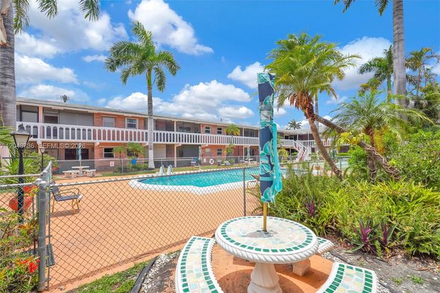 160 NE 8th Ave 27A, Hallandale Beach, FL 33009