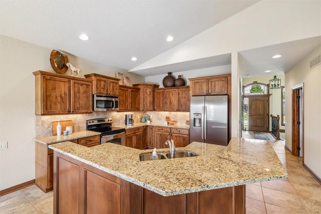 7140 Reed Lane, West Des Moines, IA 50266