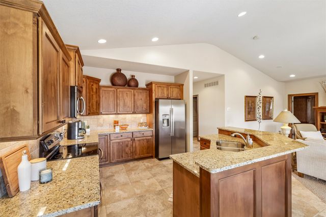 7140 Reed Lane, West Des Moines, IA 50266