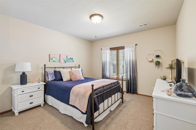 7140 Reed Lane, West Des Moines, IA 50266