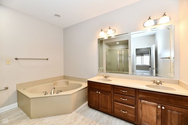 8555 One West Drive 301, Indianapolis, IN 46260