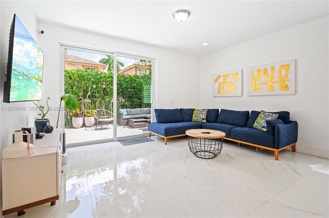 445 Conservation Drive, Weston, FL 33327