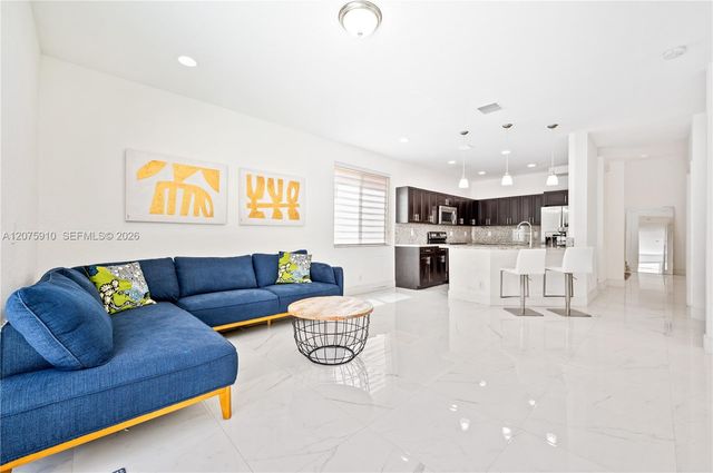 445 Conservation Drive, Weston, FL 33327