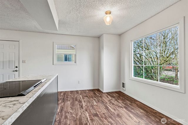 2949 Dover Street, Longview, WA 98632