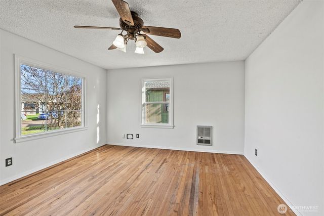 2949 Dover Street, Longview, WA 98632