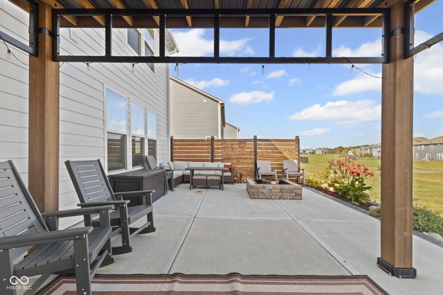 2433 S Copperstone Drive, New Palestine, IN 46163