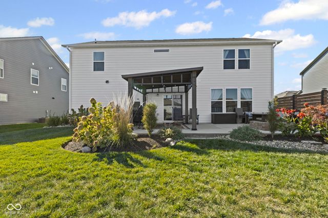 2433 S Copperstone Drive, New Palestine, IN 46163