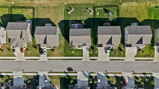 2433 S Copperstone Drive, New Palestine, IN 46163