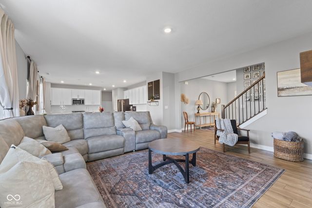 2433 S Copperstone Drive, New Palestine, IN 46163