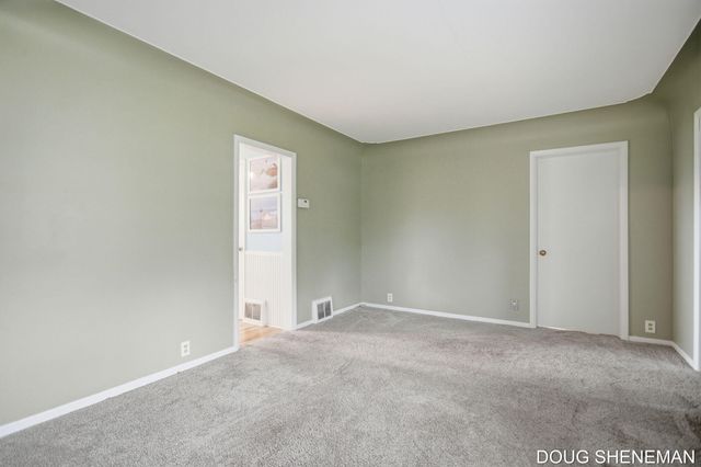 145 W Roosevelt Avenue, Holland Twp, MI 49464