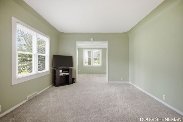 145 W Roosevelt Avenue, Holland Twp, MI 49464