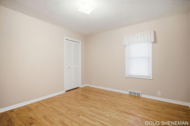 145 W Roosevelt Avenue, Holland Twp, MI 49464