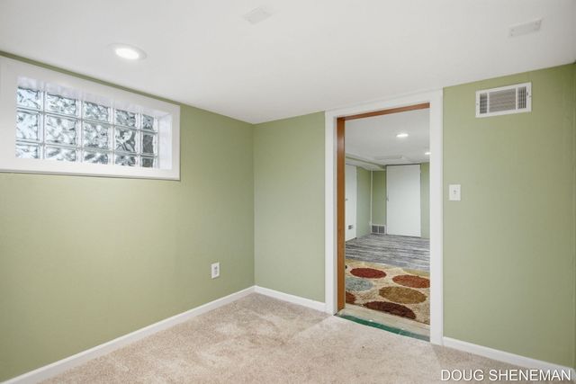 145 W Roosevelt Avenue, Holland Twp, MI 49464