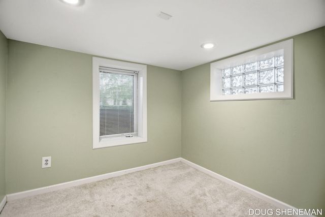145 W Roosevelt Avenue, Holland Twp, MI 49464