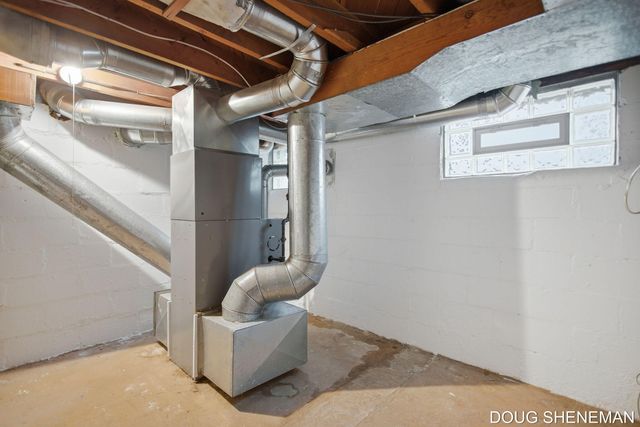 145 W Roosevelt Avenue, Holland Twp, MI 49464