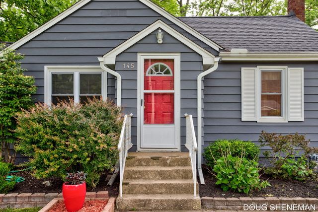 145 W Roosevelt Avenue, Holland Twp, MI 49464