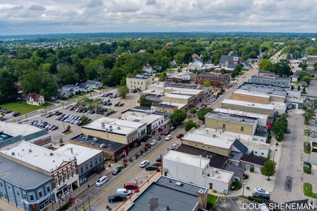 145 W Roosevelt Avenue, Holland Twp, MI 49464