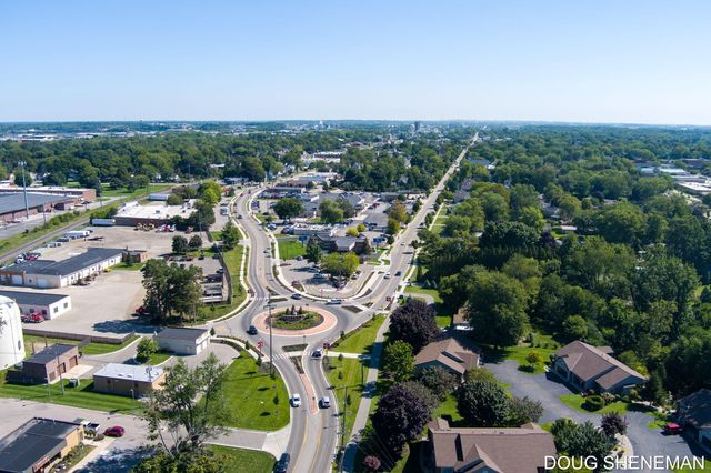 145 W Roosevelt Avenue, Holland Twp, MI 49464