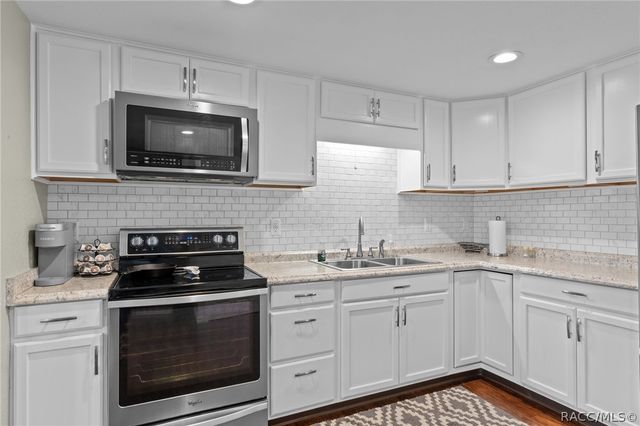 8911 S Lakeshore Drive, Floral City, FL 34436