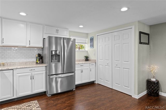 8911 S Lakeshore Drive, Floral City, FL 34436