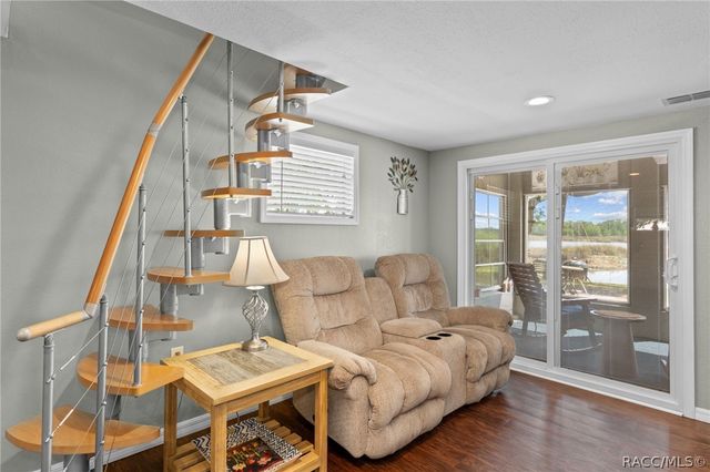 8911 S Lakeshore Drive, Floral City, FL 34436