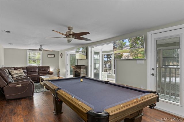 8911 S Lakeshore Drive, Floral City, FL 34436