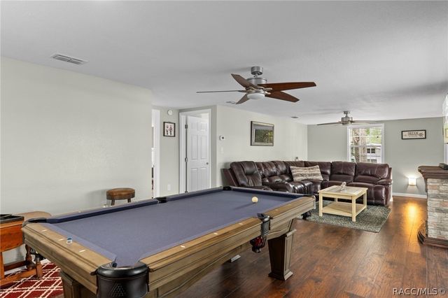 8911 S Lakeshore Drive, Floral City, FL 34436