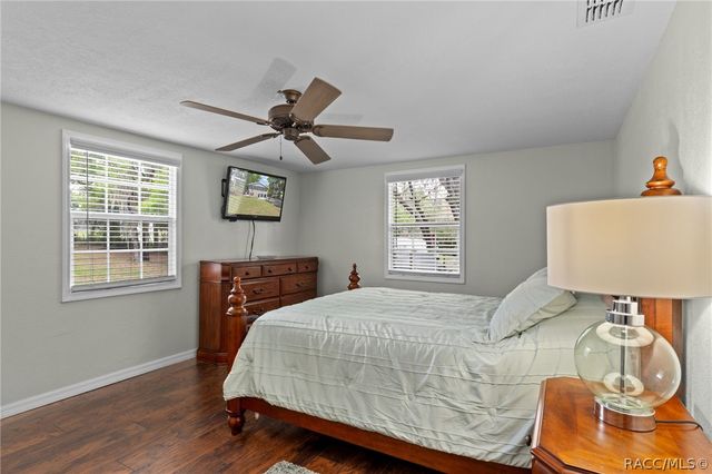 8911 S Lakeshore Drive, Floral City, FL 34436