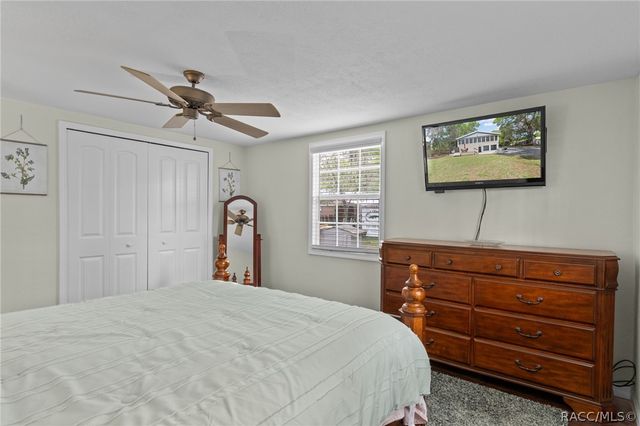 8911 S Lakeshore Drive, Floral City, FL 34436