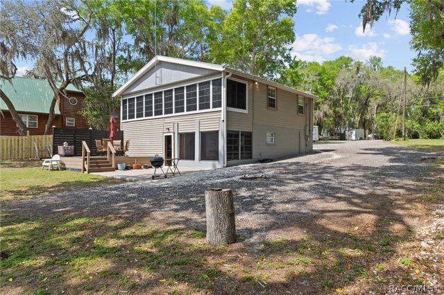 8911 S Lakeshore Drive, Floral City, FL 34436