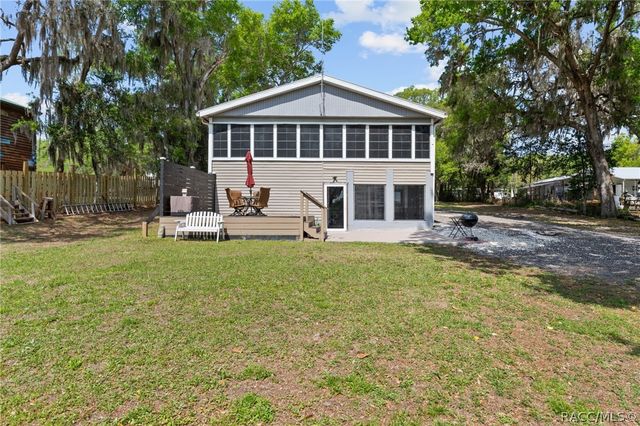 8911 S Lakeshore Drive, Floral City, FL 34436