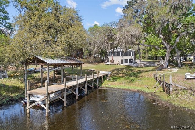 8911 S Lakeshore Drive, Floral City, FL 34436