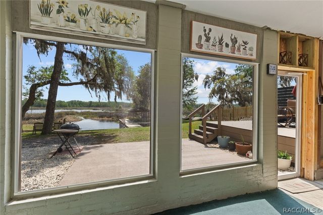 8911 S Lakeshore Drive, Floral City, FL 34436