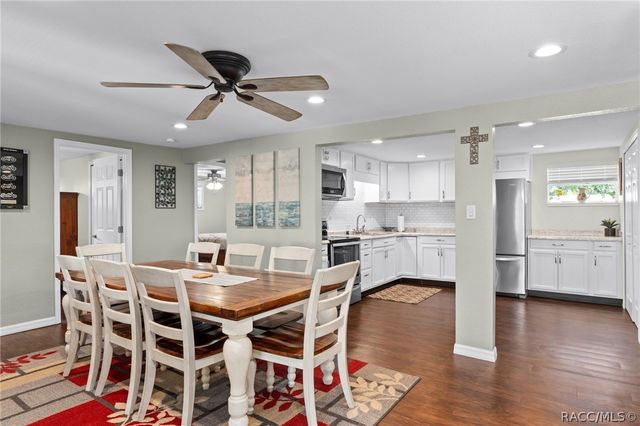 8911 S Lakeshore Drive, Floral City, FL 34436