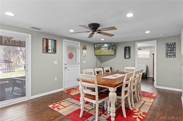 8911 S Lakeshore Drive, Floral City, FL 34436