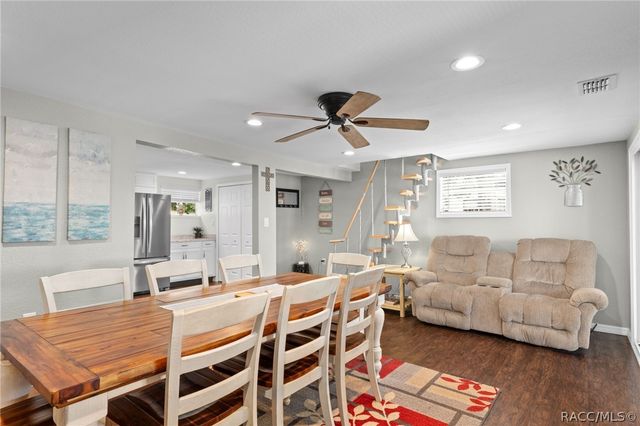 8911 S Lakeshore Drive, Floral City, FL 34436