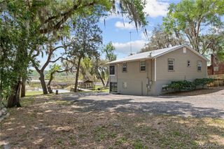 8911 S Lakeshore Drive, Floral City, FL 34436