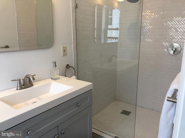2213 BOYER ST, Baltimore, MD 21231