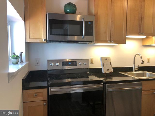 2213 BOYER ST, Baltimore, MD 21231