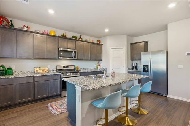4421 Palmetto Bluff Drive, Mustang, OK 73064